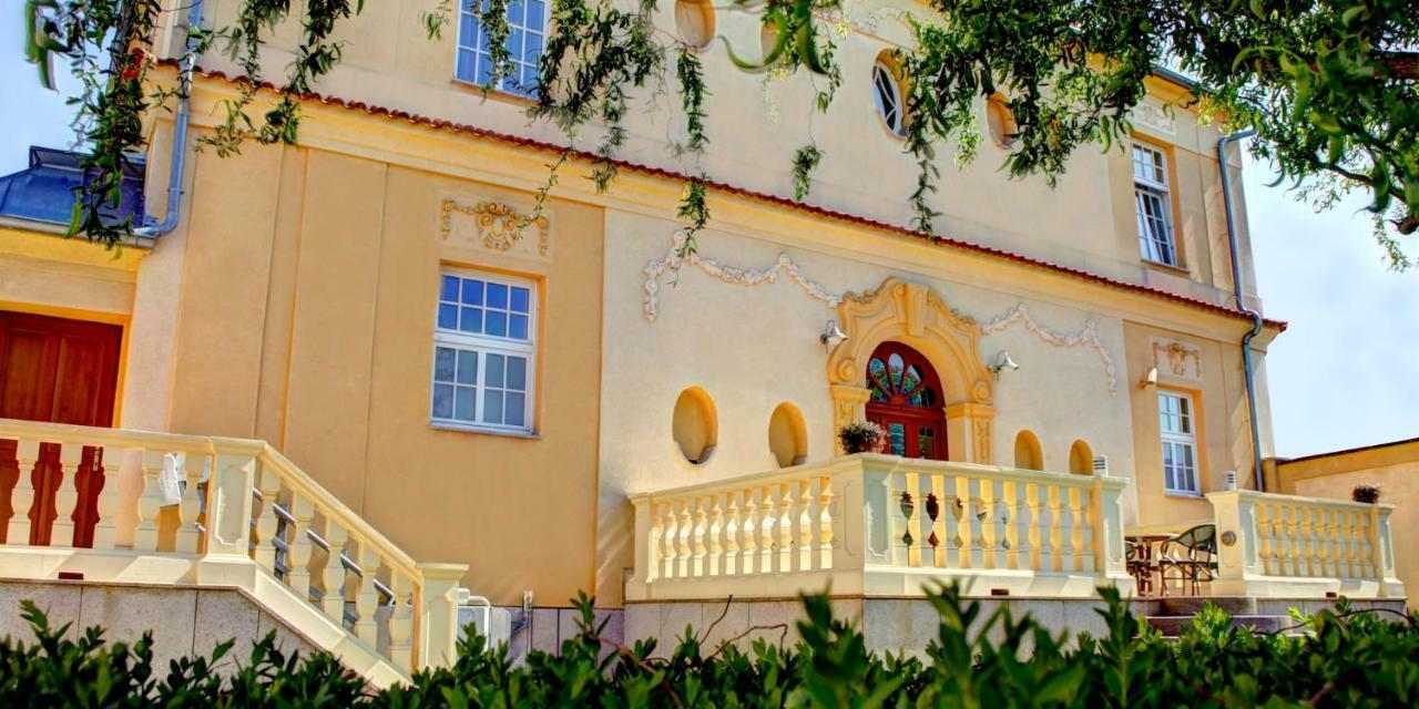 Penzion Tillerova Vila Lázně Bohdaneč Buitenkant foto