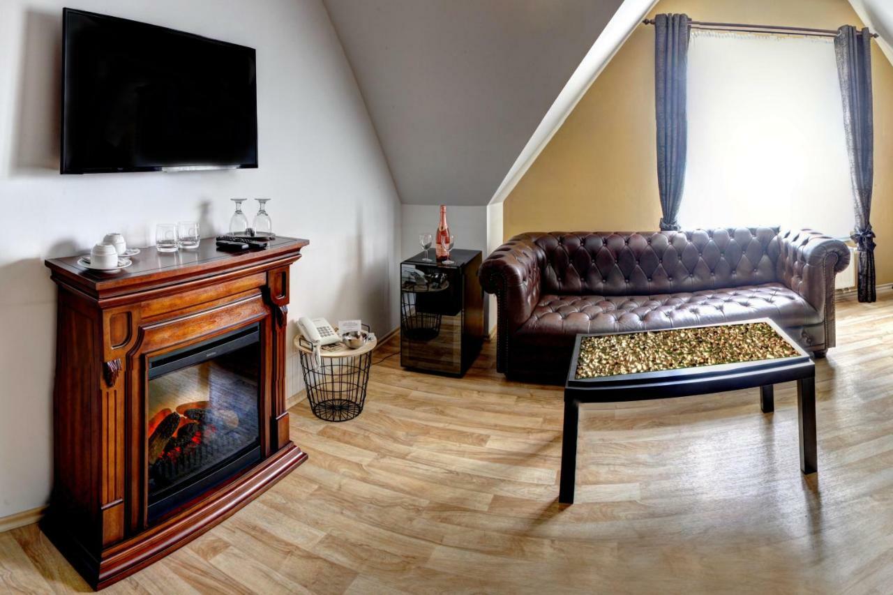 Penzion Tillerova Vila Lázně Bohdaneč Buitenkant foto