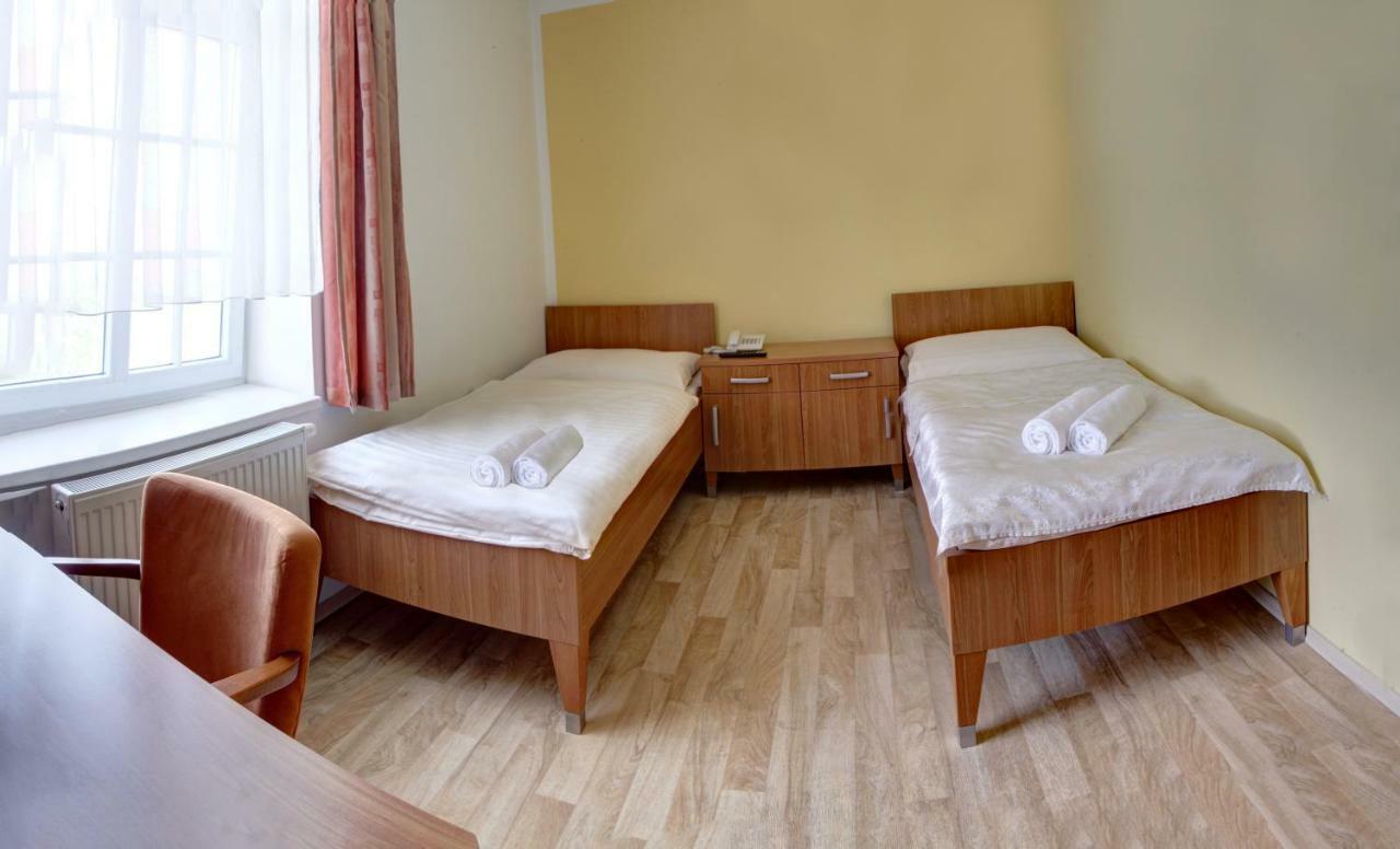 Penzion Tillerova Vila Lázně Bohdaneč Buitenkant foto