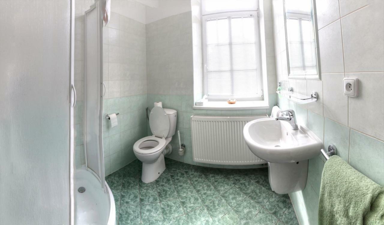 Penzion Tillerova Vila Lázně Bohdaneč Buitenkant foto